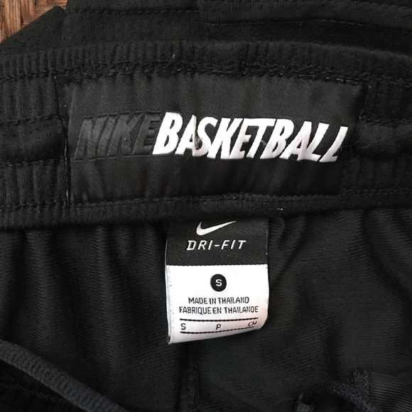 Nike Basketball Shorts - Picture 5 of 5